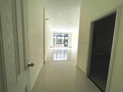 NirouthのCommercialShophouse賃貸物件（Nirouth）