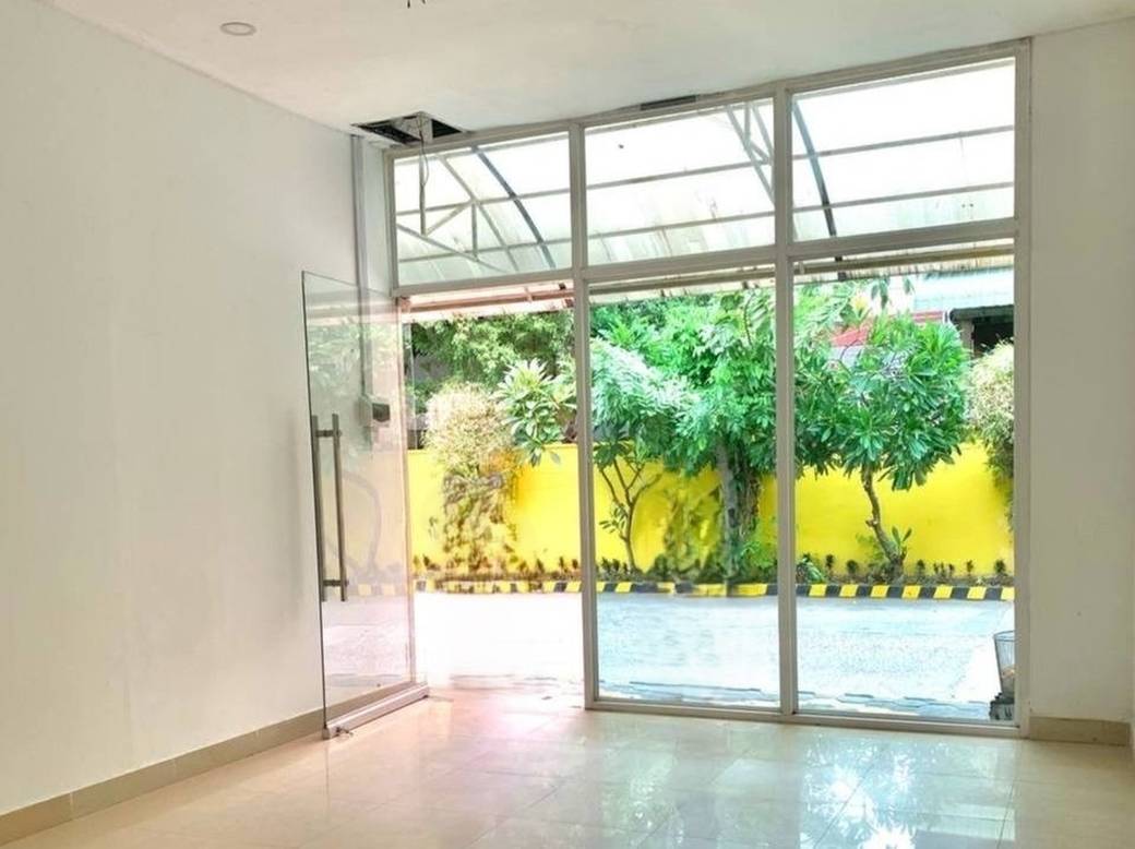 CommercialShophouse K pronájmu in Chroy Changvar $260