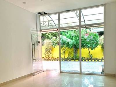 CommercialShophouse K pronájmu in Chroy Changvar $260