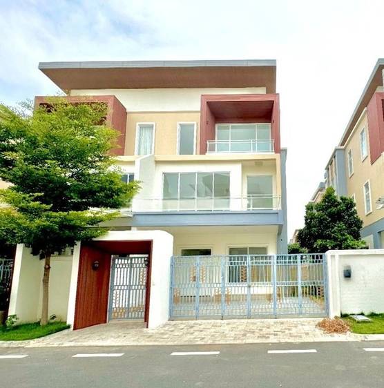 4卧室双子别墅For Sale & Rent