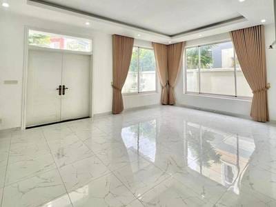 Chroy Changvar262.5平方米使用面积双子别墅For Sale & Rent