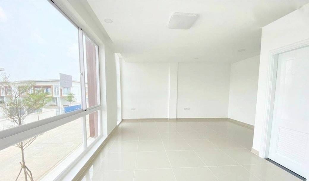 Chroy Changvar联排住宅出售，价格$120,000