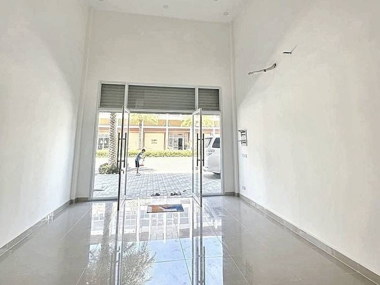 Shophouse For Sale in Preaek Ta Sek, Chroy Changvar, Phnom Penh