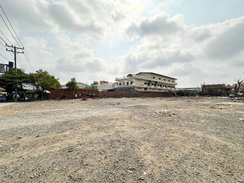 Działka Na wynajem o powierzchni działki 3,960 m² za $5,500