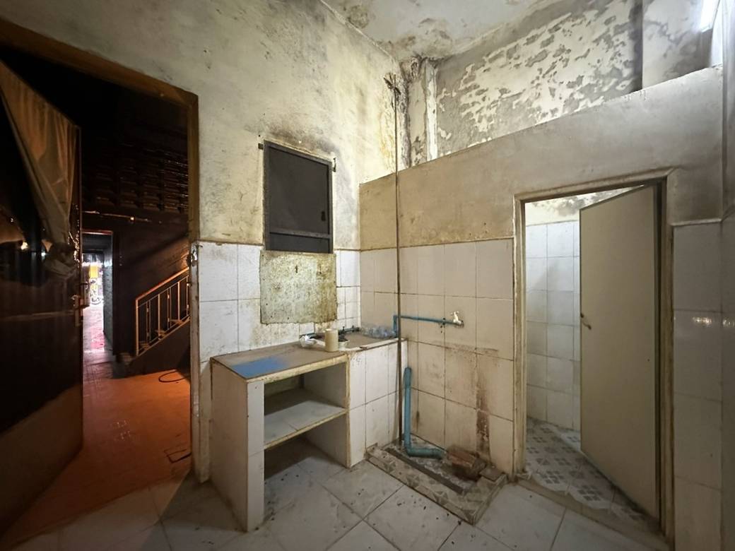 Shophouse For Sale & Rent in Daun Penh $495,000