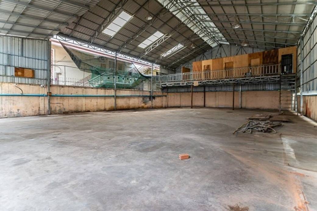 375 sqm Land Size Sklad K pronájmu for $2,500