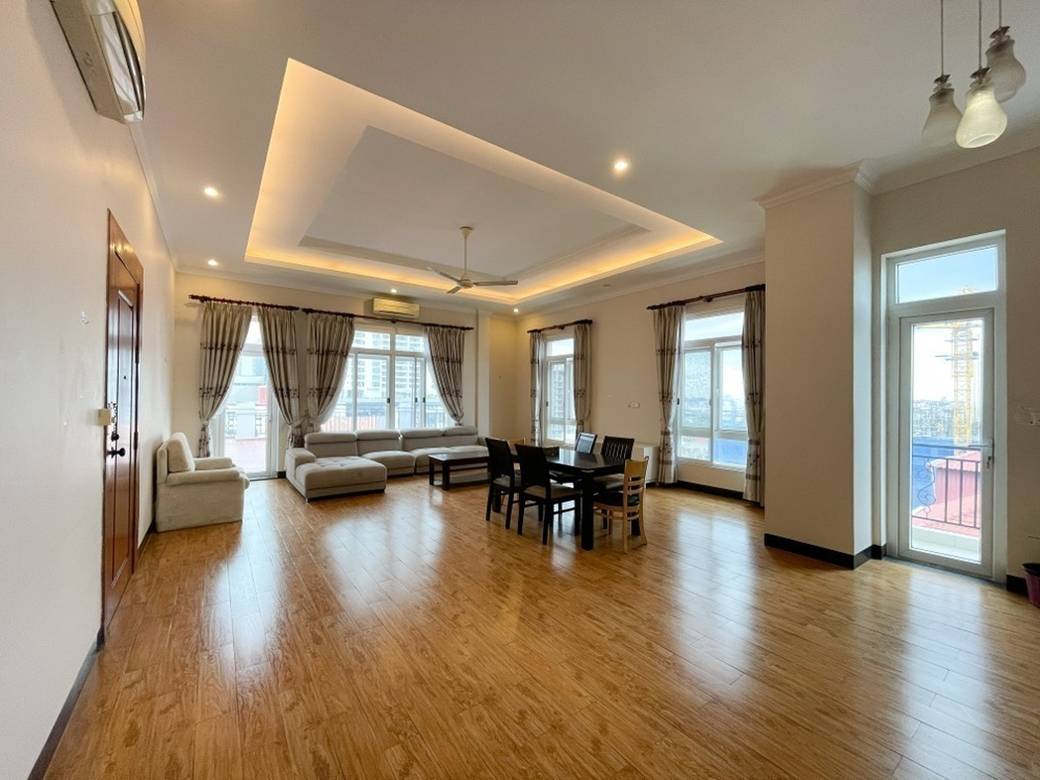 Penthouse K pronájmu in Chamkarmon $1,100