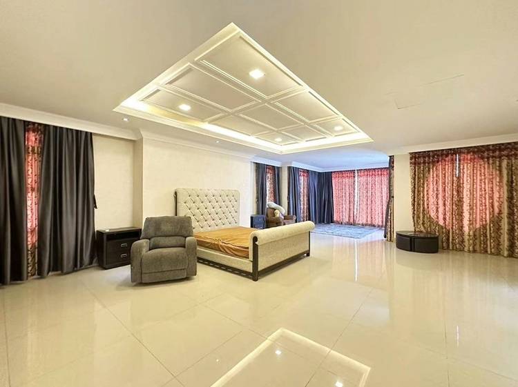 Villa For Rent in Nirouth, Chbar Ampov, Phnom Penh