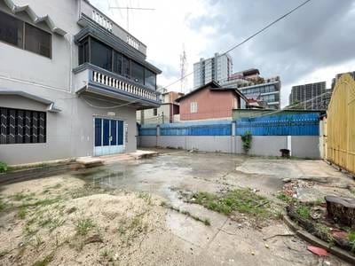 Boeung Trabek Pozemky Na prodej in Boeung Trabek