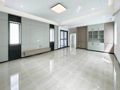 Villa For Sale in Preaek Lieb, Chroy Changvar, Phnom Penh