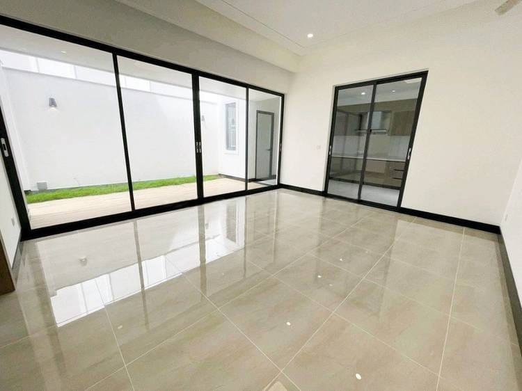 Villa For Sale in Preaek Lieb, Chroy Changvar, Phnom Penh