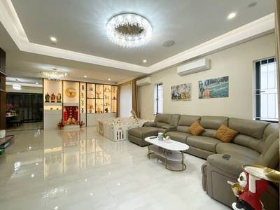 5 Bedrooms Villa For Sale for $850,000