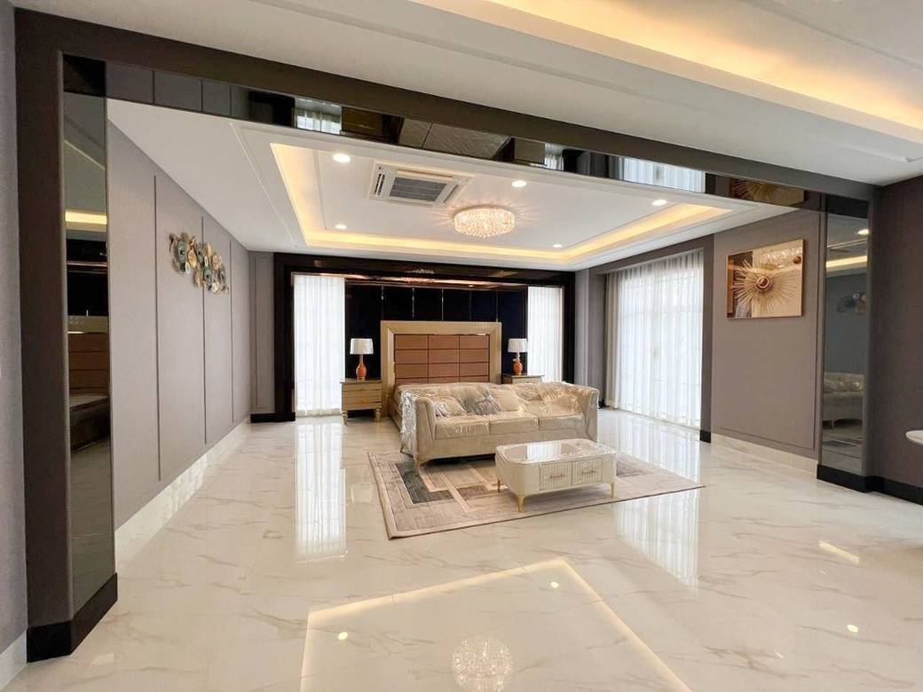 Borey Peng Huoth : The Star Diamond | 537.5平方米土地面积的别墅出售，价格$1,990,000