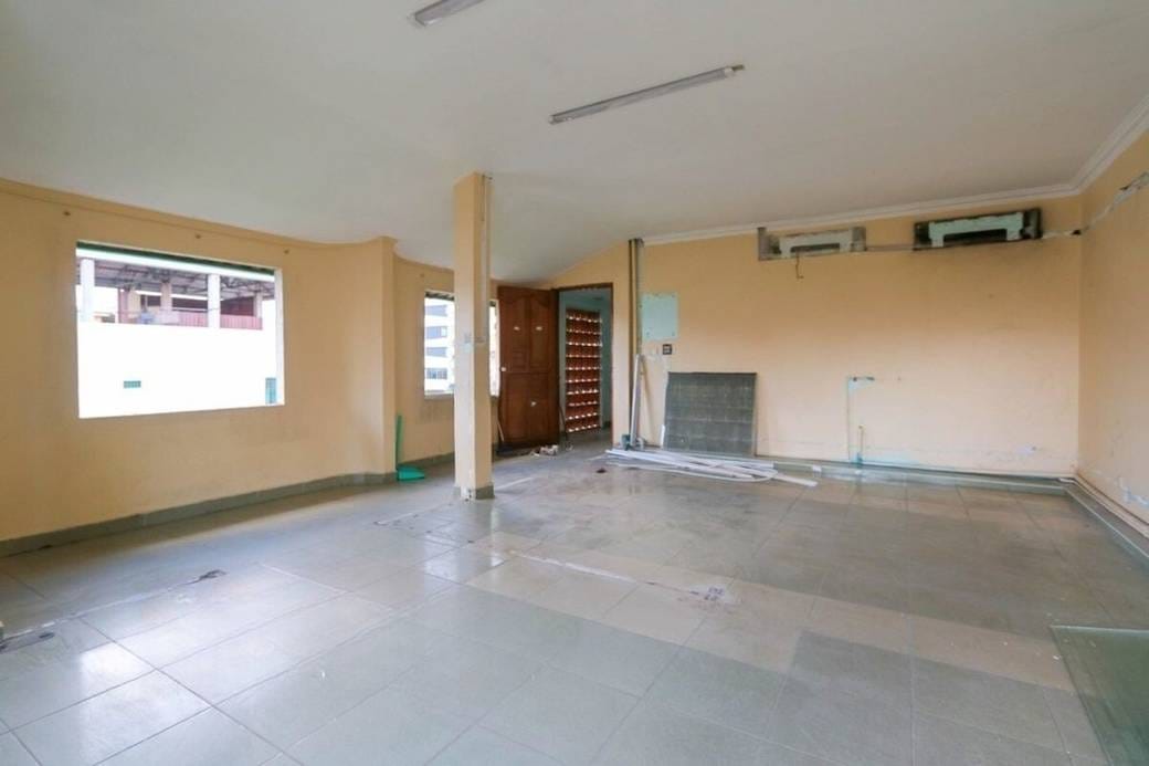 352 sqm Living Size Budova K pronájmu in Chamkarmon