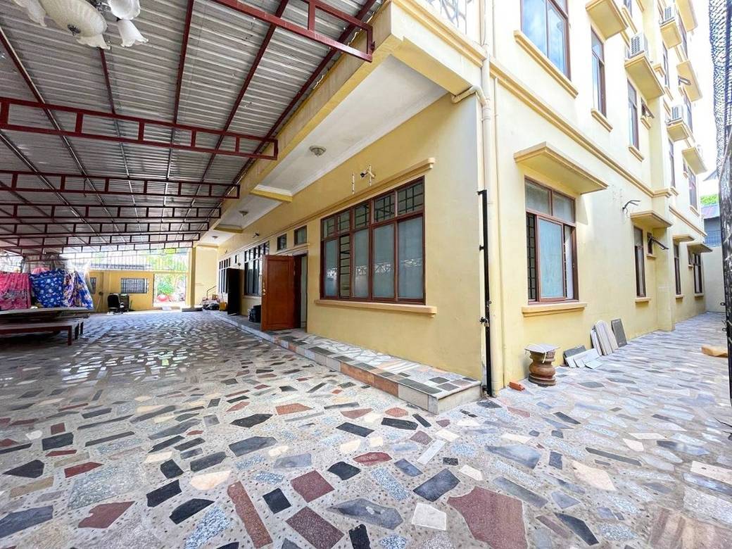 2,000 sqm Land Size Здание Для Аренды