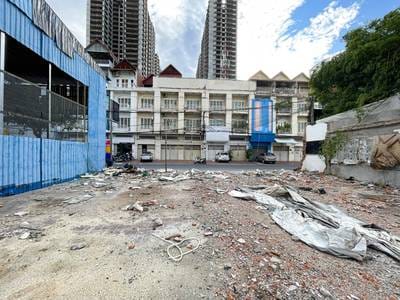 375平方米土地面积的土地出租，价格$2,500