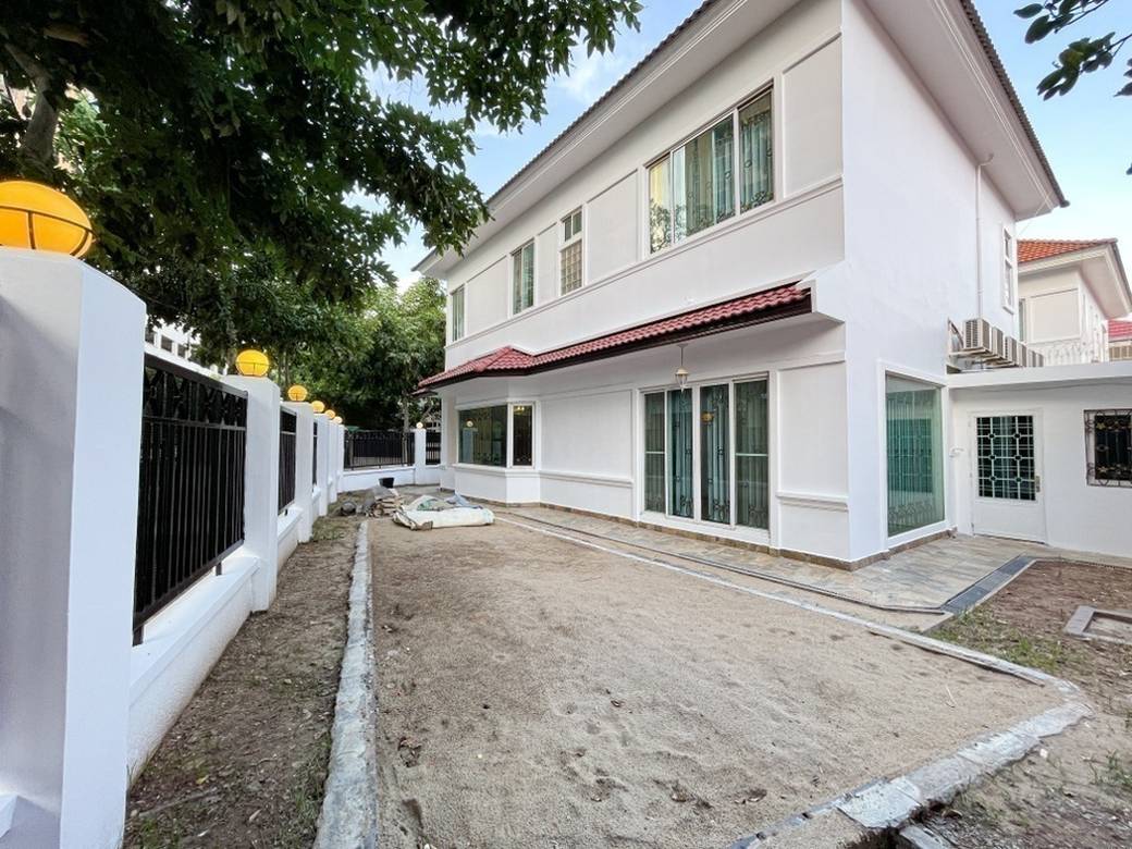 300 sqm Land Size Vila K pronájmu
