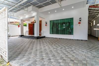 $1,450,000 Vila