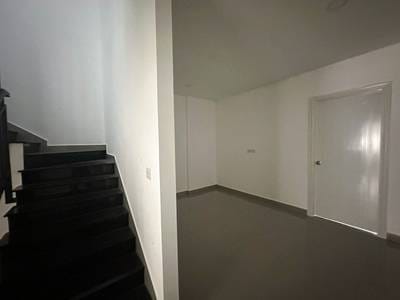 Shophouse For Rent in Chroy Changvar $700