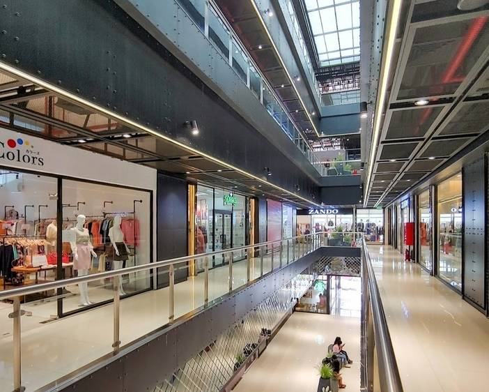 Maloobchodní prostor k prodeji v The Bridge Lifestyle Mall