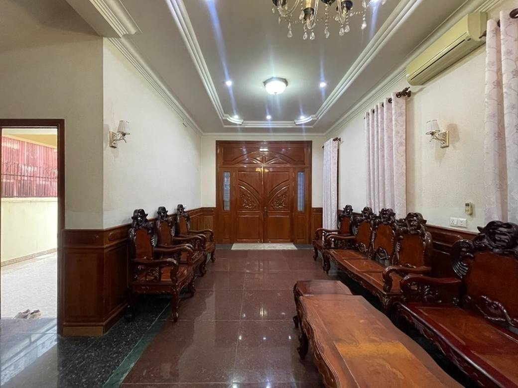 Vila K pronájmu in Chamkarmon $2,000
