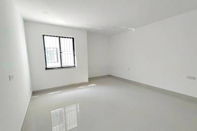 Chroy Changvar店屋出售，价格$225,000