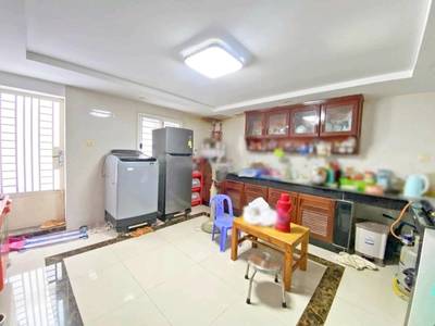 Maison mitoyenne À vendre à Chbar Ampov $102,000