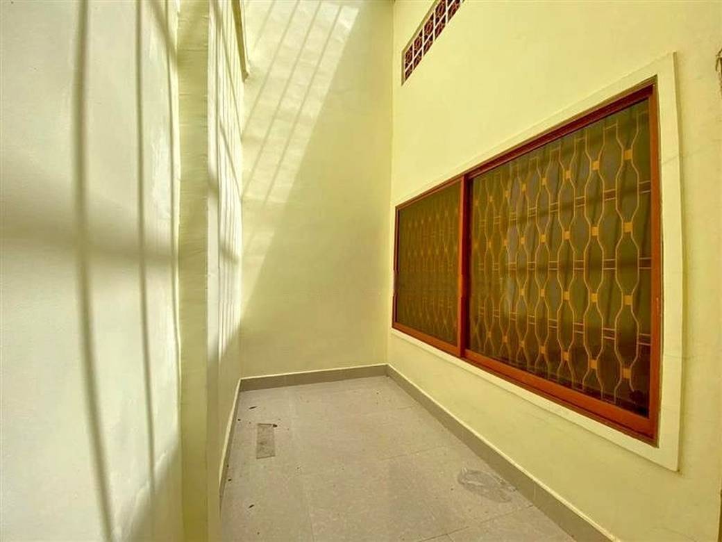 $1,300 Shophouse