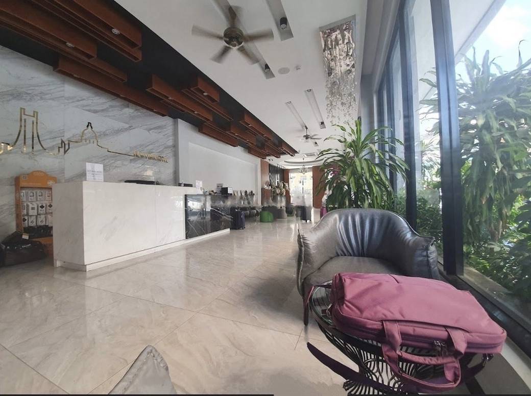 600 sqm Land Size Budova K pronájmu