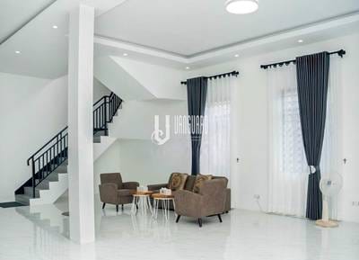 $2,500 Villa