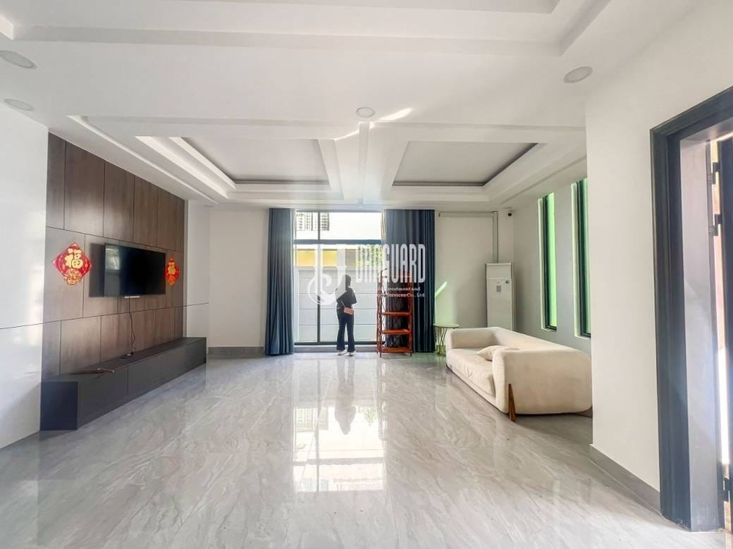 $3,000 Villa