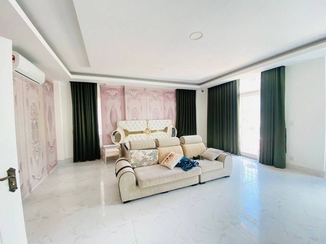 $3,000 Vila