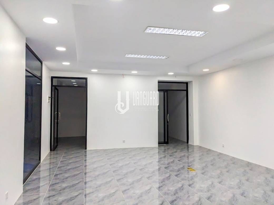 Restaurant For Rent in Chamkarmon $4,500