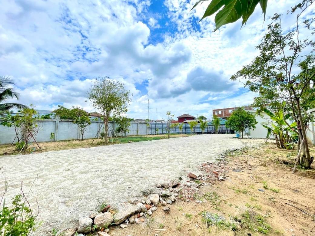 Chbar Ampov에 있는 Lot 매매 $190,000