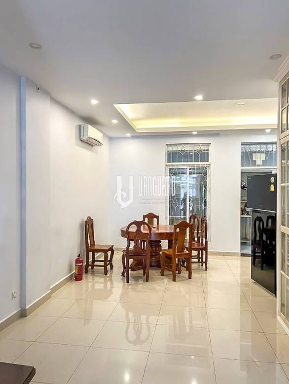 Dvojvila K pronájmu in Ou Baek K'am, Sen Sok, Phnom Penh