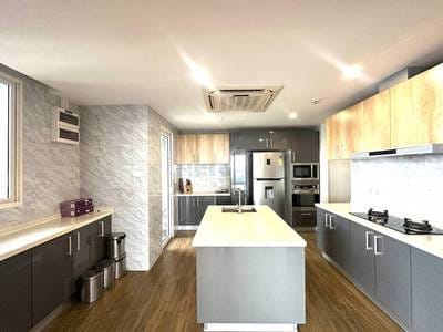 CASA by Meridian | Zařízeno Condo For Sale & Rent