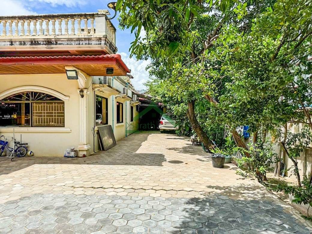 CommercialShophouse Na wynajem o powierzchni działki 817 m²