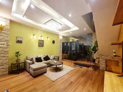 $1,600 Maison
