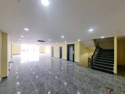 Building For Rent with 10 Parking Space
