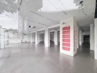 Chamkarmon에 있는 전용면적 330㎡ 건축 임대