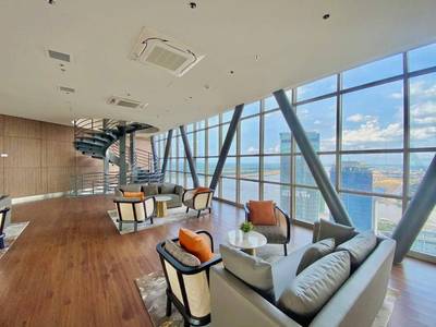 $380,000 Condo