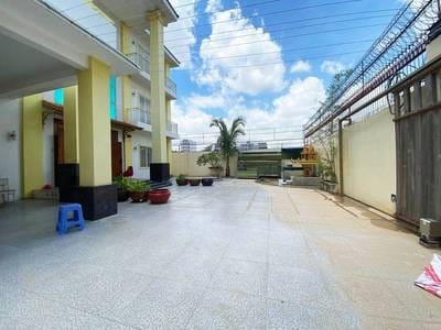 $850,000 Vila