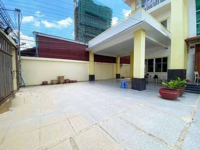 600 sqm Land Size Vila Na prodej