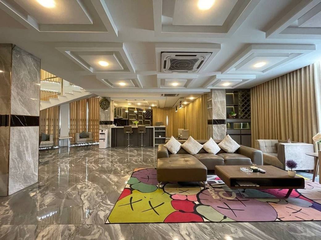 $4,700 Condo