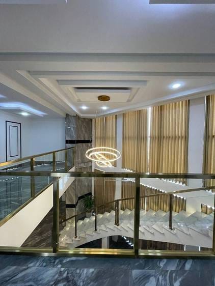 Condo Na wynajem o powierzchni działki 380 m²