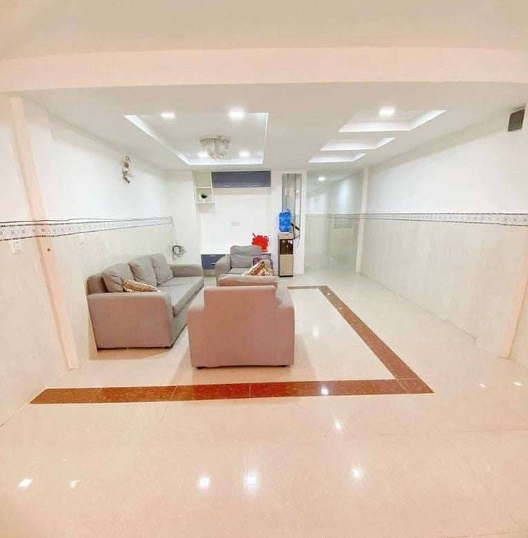 $700 Flat House