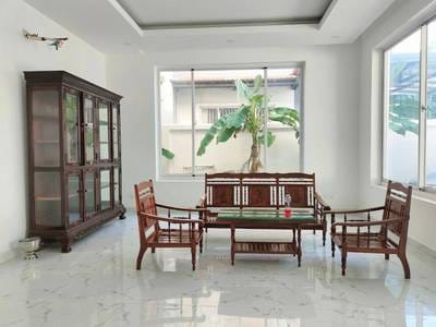 $1,300 Villa