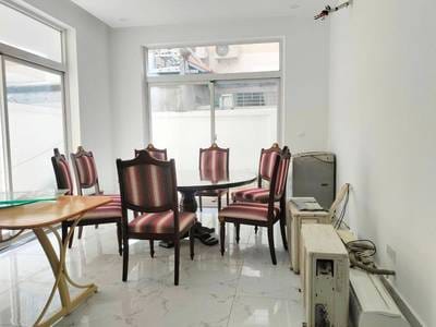 Villa À louer de 168 m² de terrain