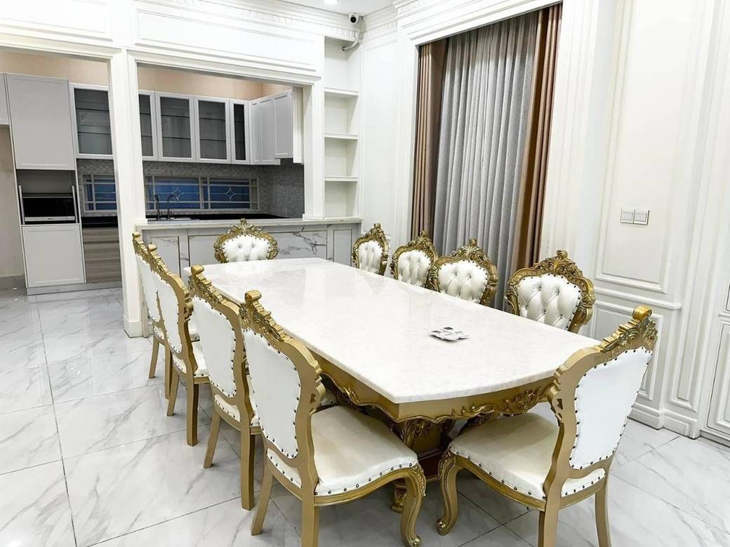 228 sqm Land Size Vila K pronájmu