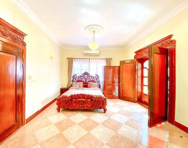 168 sqm Living Size Condo For Rent in Chamkarmon